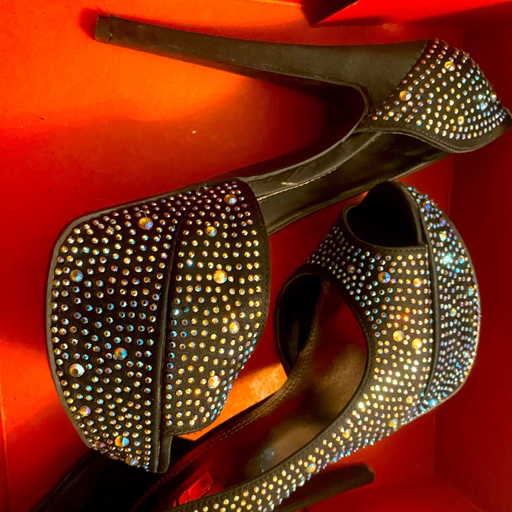 NIB Wild Pair Platform Heels. Perfect condition.